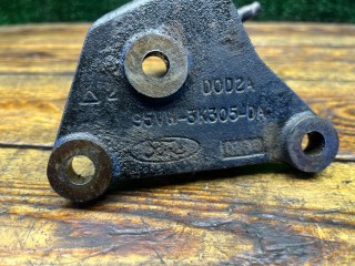 Кронштейн полуоси, ориг. номер 95VW3K305DA, Ford Galaxy 1995-2000