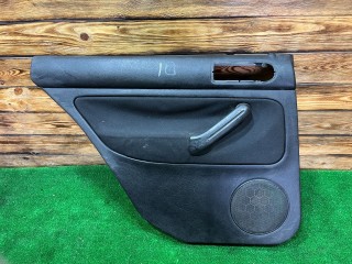 Обшивка двери задней правой (дверная карта) Volkswagen Golf 1991-2000