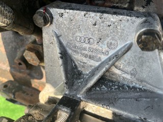 Кронштейн компрессора кондиционера, ориг. номер 028260885A, Audi 80 1991-1996