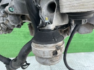 Подушка крепления двигателя Volkswagen Passat 2000-2005