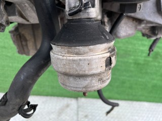 Подушка крепления двигателя, Volkswagen Passat 2000-2005