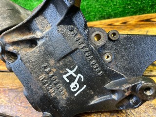 Кронштейн компрессора кондиционера, ориг. номер A6642340339, Chrysler PT Cruiser 2000-2006