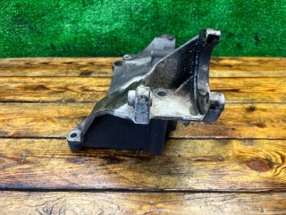 Кронштейн генератора, ориг. номер 8200183234, Renault Megane 1999-2003
