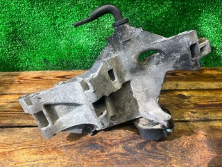 Кронштейн генератора, ориг. номер 028903143AB, Volkswagen Sharan 1995-2000