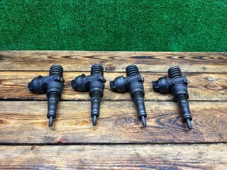 Форсунка, ориг. номер 038130073BA, Volkswagen Passat 1996-2001