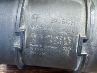 Расходомер воздуха, ориг. номер 0281002832, 55561301, Opel Zafira 2008-2014