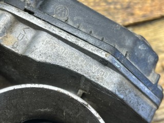 Заслонка дроссельная, ориг. номер 06A133064J, Volkswagen Golf 1991-2000