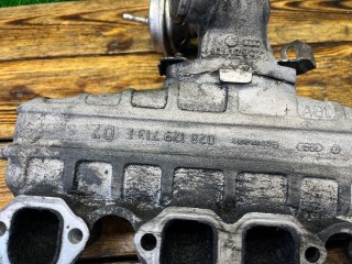 Коллектор впускной, ориг. номер 028129713E, Audi 80 1991-1996