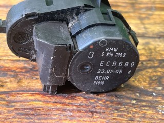Моторчик заслонки печки, ориг. номер 69303009, BMW 5 E60/E61 2002-2007