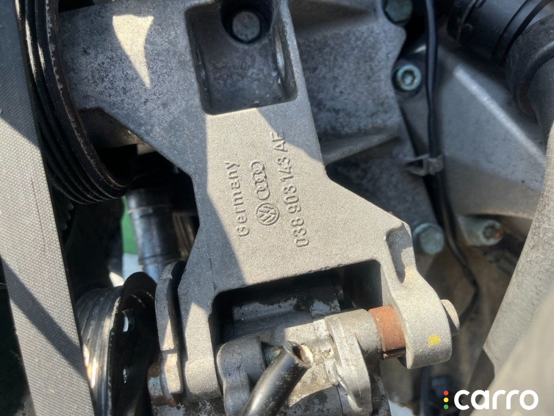 038903143AE Кронштейн генератора Volkswagen Passat 2001г. - фото №2