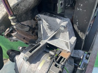 Кронштейн компрессора кондиционера, ориг. номер 028260885A, Volkswagen Passat 1996-2001