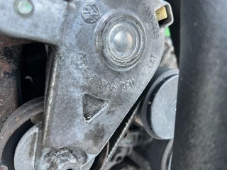Натяжитель ремня генератора, ориг. номер 038903315C, Volkswagen Golf 1991-2000