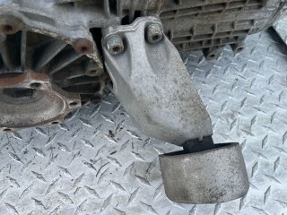 Кронштейн КПП, ориг. номер 8D0399113AB, Volkswagen Passat 1996-2001