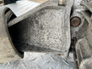 Кронштейн КПП, ориг. номер 8D0399113AB, Audi A4 1994-1999