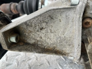 Кронштейн КПП, ориг. номер 8D0399113L, Audi A4 1994-1999