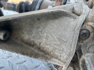 Кронштейн КПП, ориг. номер 8D0399113AB, Volkswagen Passat 1996-2001