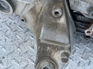Кронштейн КПП, ориг. номер 8D0399114S, Volkswagen Passat 1996-2001