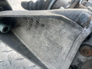 Кронштейн КПП, ориг. номер 8D03991313AB, Audi A4 1994-1999