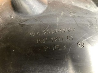 Защита арок передняя правая (подкрылок), ориг. номер A2038841822, Mercedes C W203 2000-2004