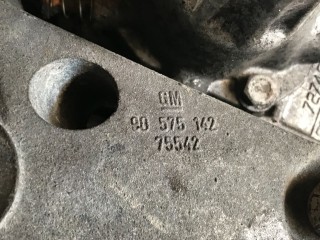 Кронштейн КПП, ориг. номер 90575142, Opel Astra 1998-2009
