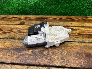 Моторчик стеклоподъемника задний правый, ориг. номер 1K0959704B, Volkswagen Touran 2003-2006