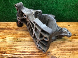 Кронштейн генератора, ориг. номер 20072611, 7700113574, Renault Scenic 1999-2003