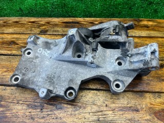 Кронштейн генератора, ориг. номер 03G903143A, Volkswagen Passat 2005-2010