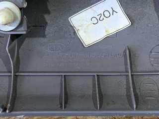 Обшивка стойки передней левой, ориг. номер 85811163E000, Kia Sorento 2002-2006