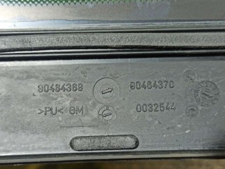 Стекло кузовное боковое левое, ориг. номер 90464369, 90464368, 90464367, 90464370, Opel Vectra 1995-2000