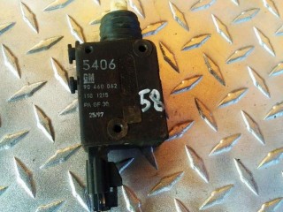 Замок двери передней правой, ориг. номер 24447341, Opel Vectra 2005-2008