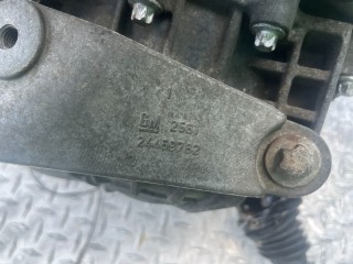 Кронштейн КПП, ориг. номер 24459782, Opel Vectra 2002-2005