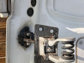 Петля двери задней правой, Volkswagen Transporter 2002-2009