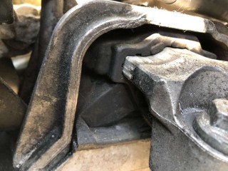 Подушка крепления двигателя, Volkswagen Passat 2005-2010