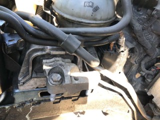 Подушка крепления двигателя, Volkswagen Passat 2005-2010