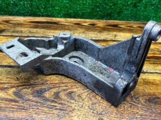 Крепление ТНВД, ориг. номер 8200157461, Renault Megane 1999-2003