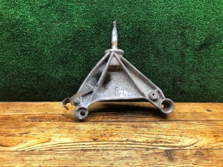 Кронштейн КПП Renault Laguna 2001-2005, 8200013682
