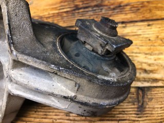 Кронштейн полуоси, ориг. номер 9637792580, Peugeot 406 1999-2004