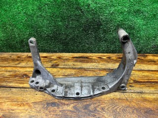 Кронштейн КПП, ориг. номер 050199307, Volkswagen Passat 1996-2001