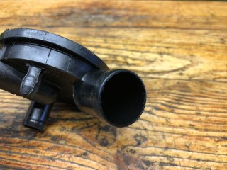 Маслоотделитель (сапун), ориг. номер 028129101D, Volkswagen Passat 1996-2001