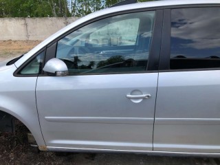 Уплотнитель двери передней левой, Volkswagen Touran 2003-2006