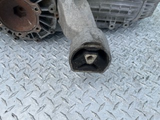 Подушка крепления кпп, Volkswagen Passat 1996-2001