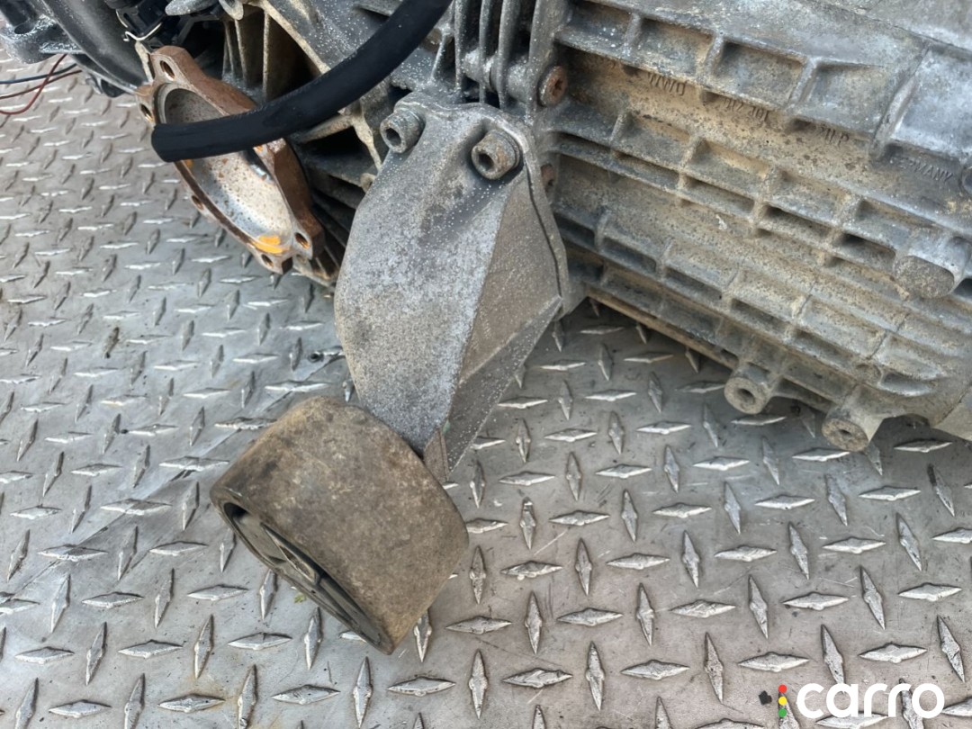 Подушка крепления кпп Audi A6 1997-2001, МКПП, фото 1