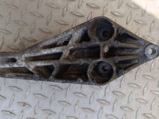 Кронштейн двигателя, ориг. номер 90498428, Opel Vectra 1995-2000