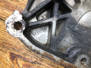 Кронштейн двигателя, ориг. номер 55210531, Opel Astra 1998-2009