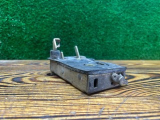 Замок двери задней правой, ориг. номер 893839016S, Audi 80 1986-1992