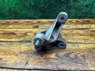 Кронштейн КПП, ориг. номер 98AB6P093CF, Ford Focus 2001-2005