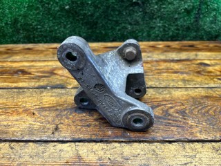 Кронштейн КПП, ориг. номер 98AB6P093CF, Ford Focus 2001-2005