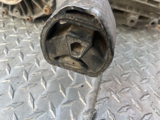 Подушка крепления кпп, Audi A4 1994-1999