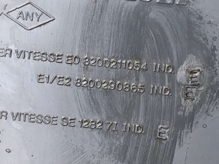 Консоль салона (кулисная часть), ориг. номер 8200211054, 8200290865, Dacia Logan 2004-2008