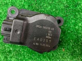 Моторчик заслонки печки, ориг. номер 3M5H-19E616-AB, Ford Galaxy 2006-2010